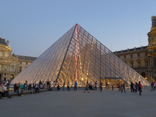 Пирамида Лувра / Экскурсия в Лувр с гидом